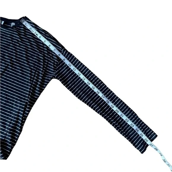 Vince Pima Cotton Basics Top Striped Navy White Thin Soft - Picture 8 of 8